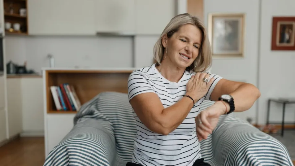 stretches for shoulder pain