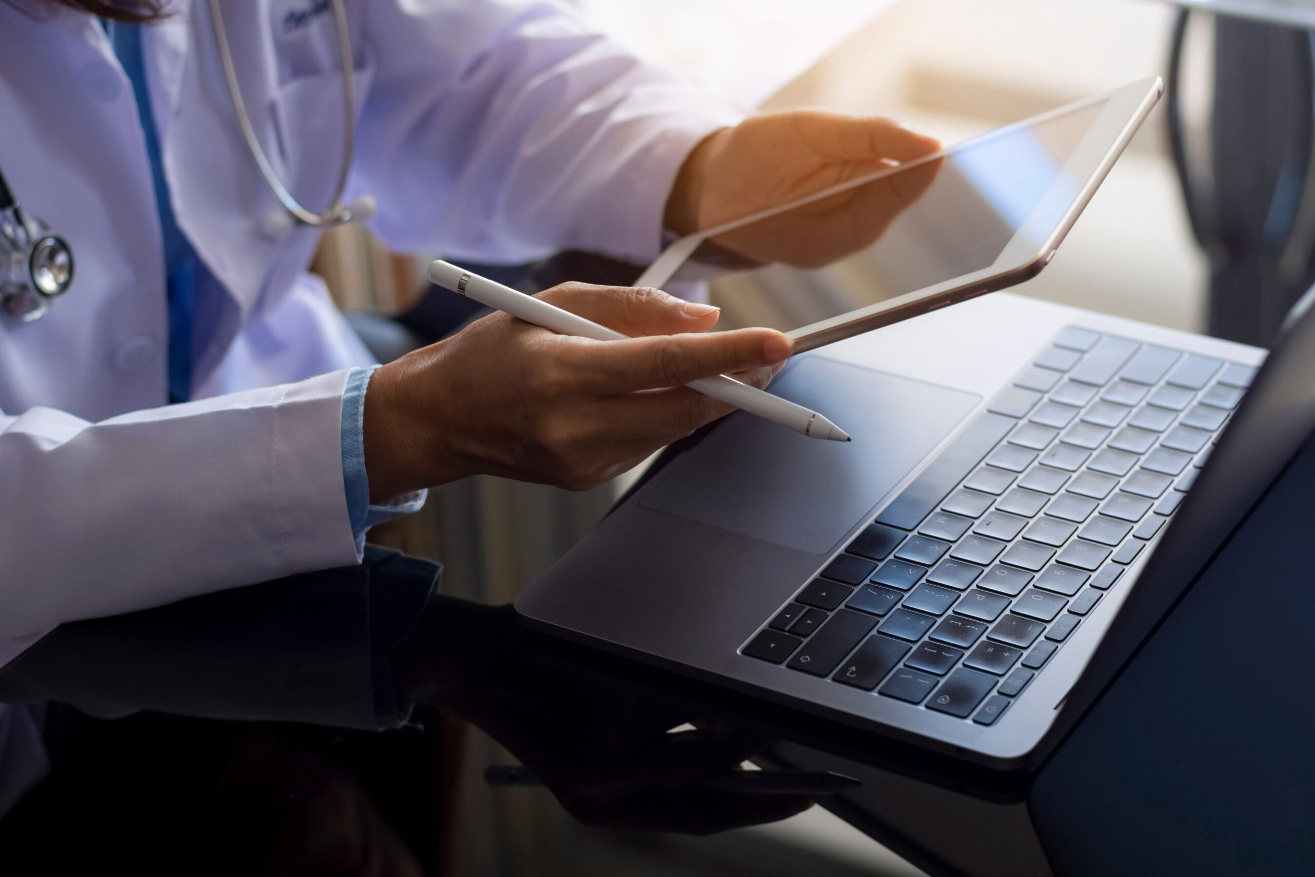 Understanding the Differences Between EHR and Practice Management Software